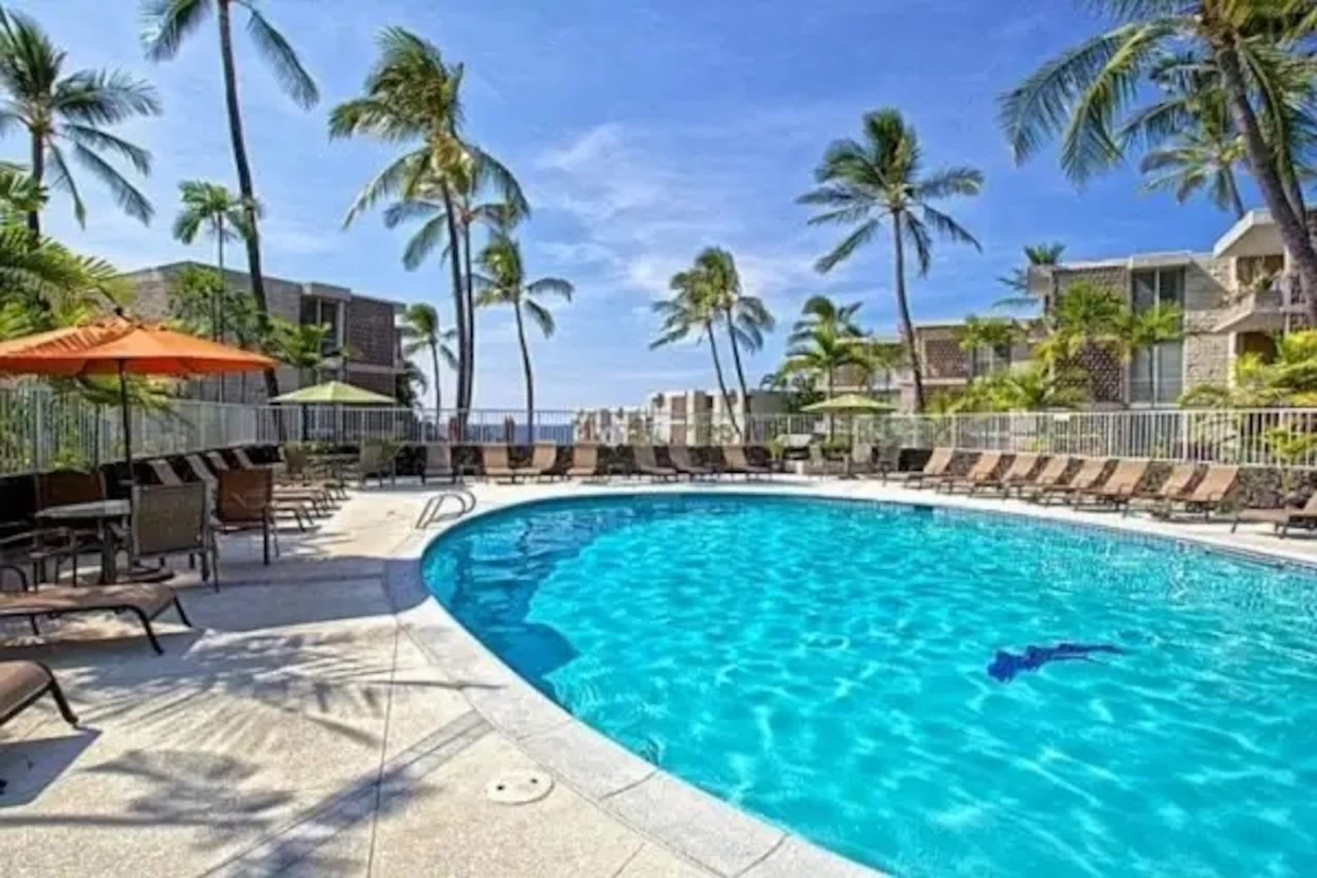 Condo in Kailua-Kona · ★4.91 · 2 bedrooms · 3 beds · 2 baths - Image 11