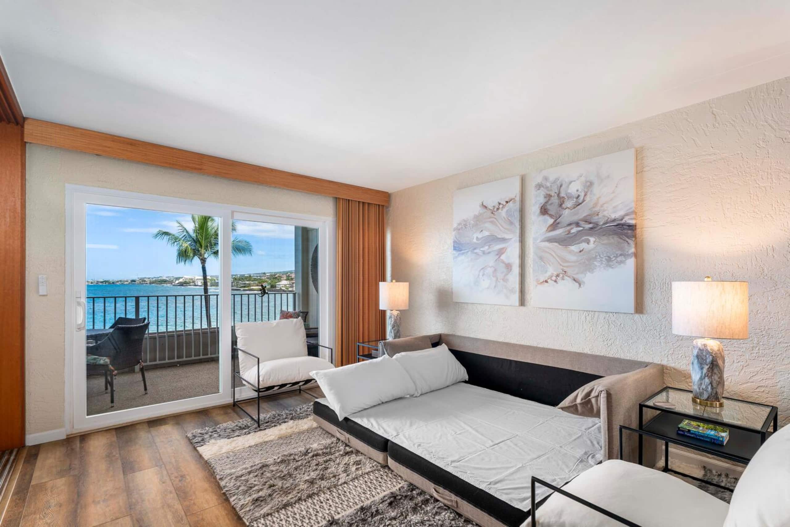 Condo in Kailua-Kona · ★4.91 · 2 bedrooms · 3 beds · 2 baths - Image 3