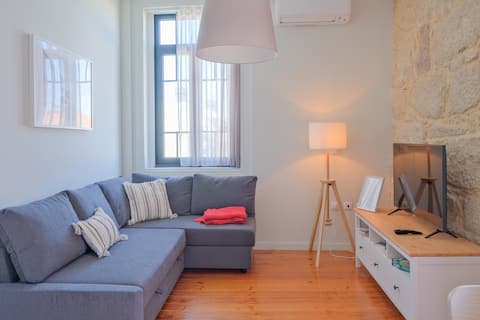 Popular Airbnb listing: A seaside dream in Leca da Palmeira, Porto in Matosinhos