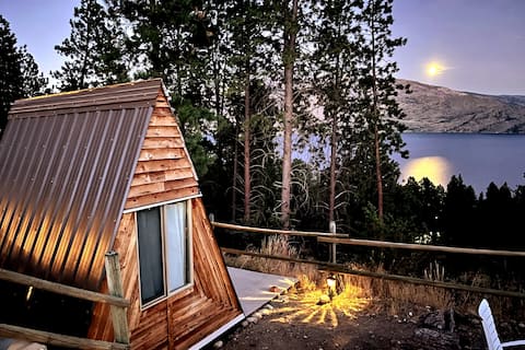 Haven in the Woods- tiny home WiFi & solar power