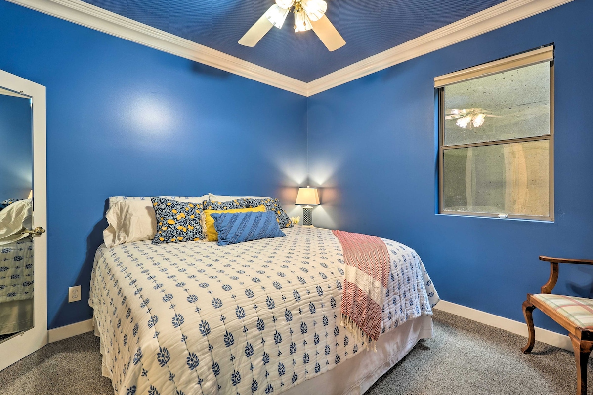 Chambre 5 : lit King Size avec salle de bain privée, située au sous-sol 