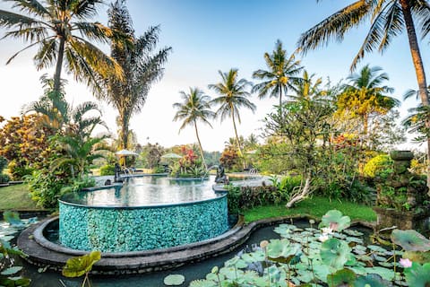 Traditional Balinese Deluxe Room @ Tabanan Village