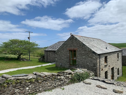 Perfect! walks/beach/Looe/Fowey/dogs/parking/space