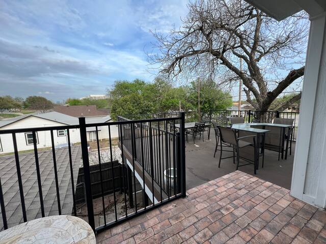 2 Blocks from Dickies Arena – 4 bedroom 2 bath gallery image 4