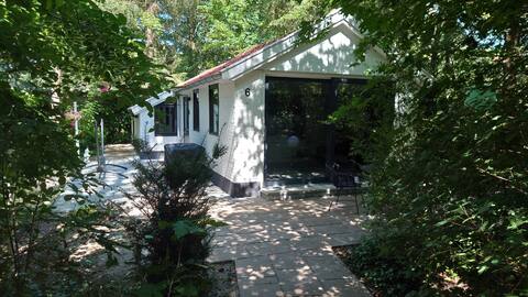 Luxurious overnight stay with Jacuzzi wooded area.