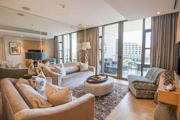 Luxurious two bedroom apartment gallery image 2