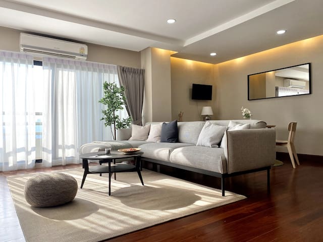 3 BRs Penthouse with Kitchen/ 1 mins to Joddfair