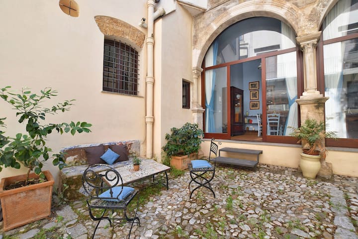 Iflat | Agli Archetti Del Centro - Palermo
