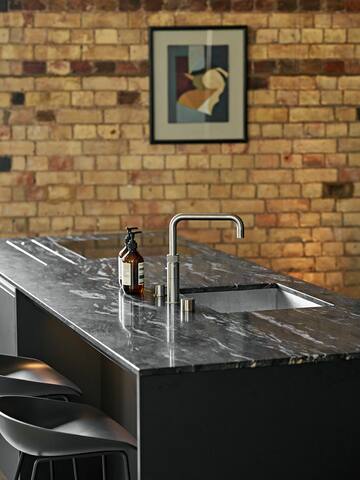 Large and Central Designer Home with Balcony gallery image 3