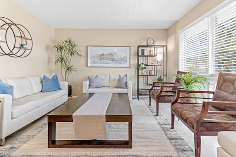 Minne-GetAway: Ski Lover's Suburban Retreat