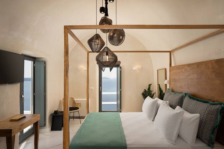 Gala Suites -Volcano View gallery image 4