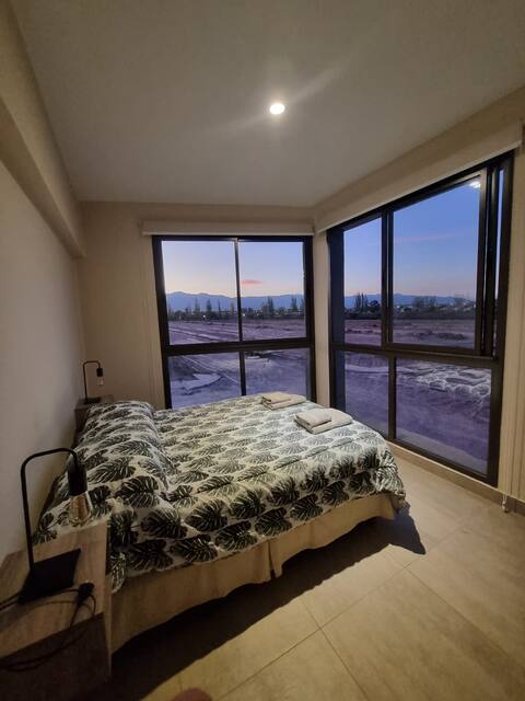 Modern Mountain View Apartment