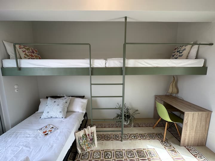 La chambre dispose d'un lit superposé idéal pour les familles avec enfants !