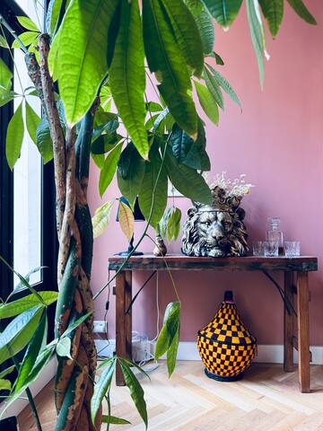 Whole apartment in the old centre of Amsterdam gallery image 3