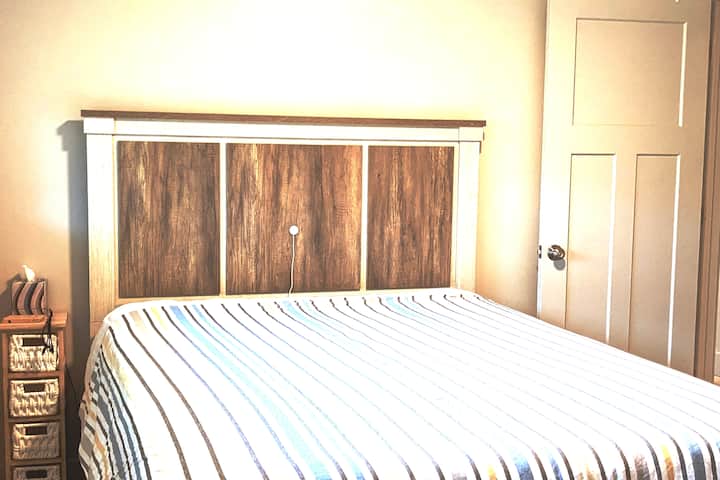 Krevat dopio "Second Queen" në katin e sipërm