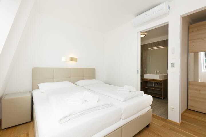 City Center Oasis: Luxe 5BR w/ AC, near River gallery image 2