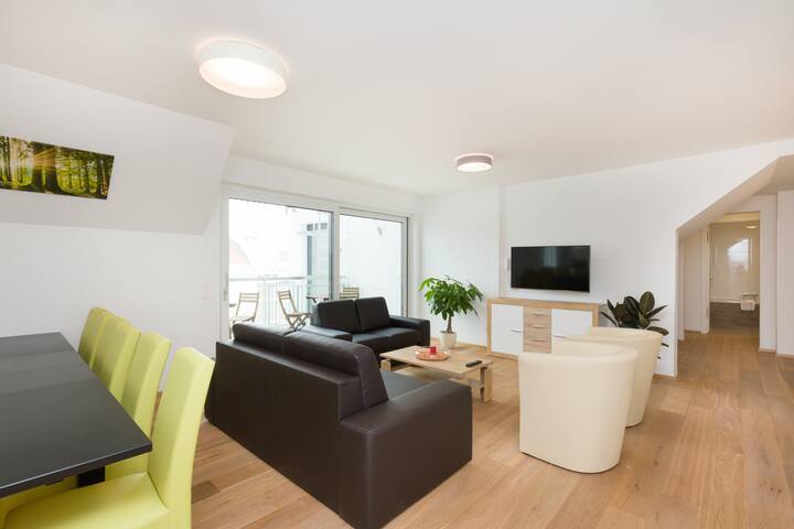 City Center Oasis: Luxe 5BR w/ AC, near River gallery image 4