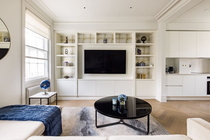 Mr Belgrave Deluxe AirCon Available