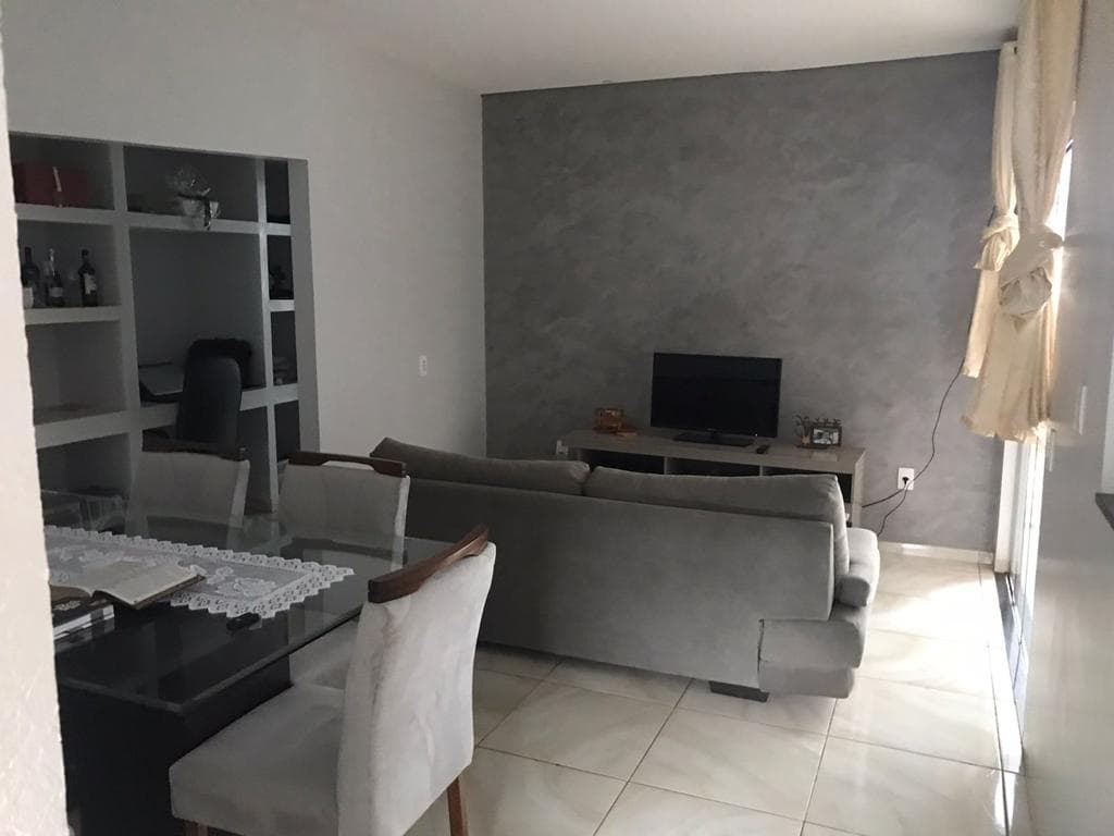 Airbnb em destaque: House with 3 bedrooms (with air conditioning), 3 bathrooms and outdoor area. em Rio Verde