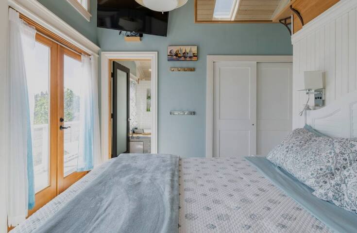 View Home 3 Blocks to Everything West Seattle gallery image 3