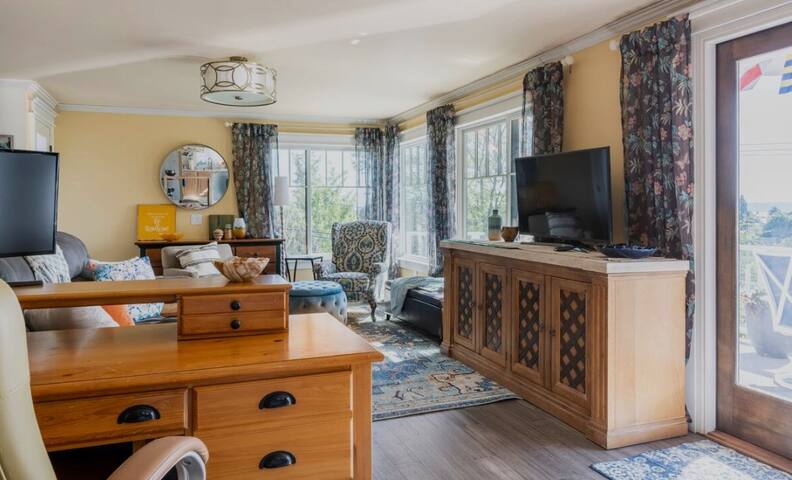 View Home 3 Blocks to Everything West Seattle gallery image 4