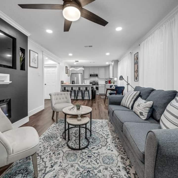 Cozy Home/pet Friendly/gated - Houston, TX