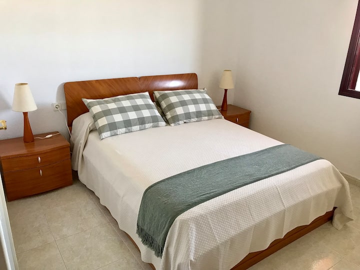 Მთავარი საძინებელი, ექსტერიერი, სააბაზანო და ფართო ჩაშენებული კარადები