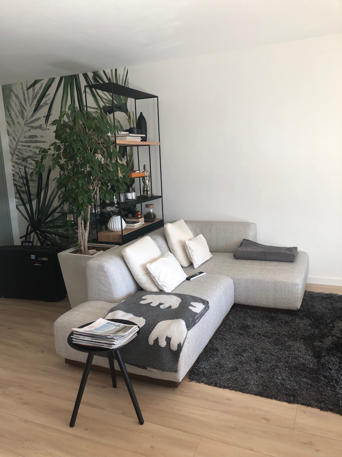 Top performing Airbnb: Luxury apartment with sea view in La Ciotat