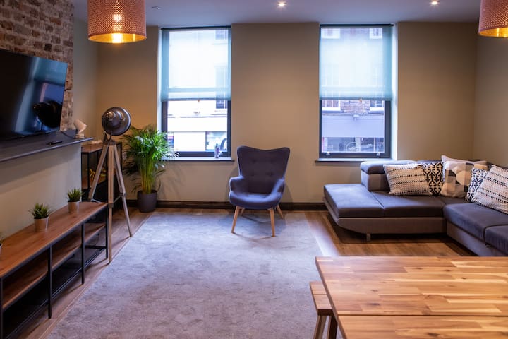 The Clann – Sleeps 16