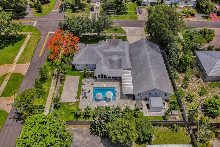 Resort Villa Compound 7BR 2 Houses In One HTD Pool gallery image 2