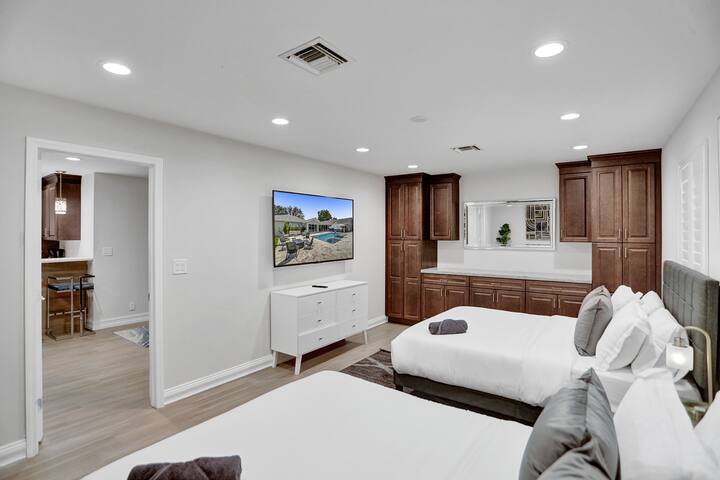 Resort Villa Compound 7BR 2 Houses In One HTD Pool gallery image 5