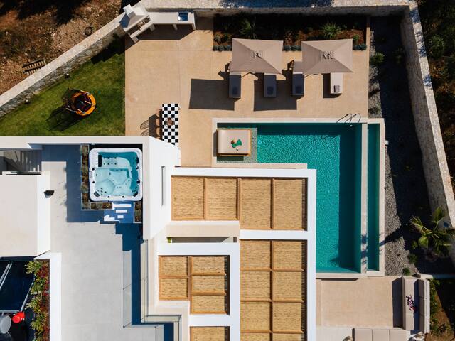 Sohora villas-Twin Luxury Villas with heated pool gallery image 2