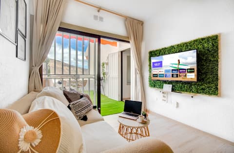 Sea View | 7min Beach | City Center | Wi-Fi | Pool