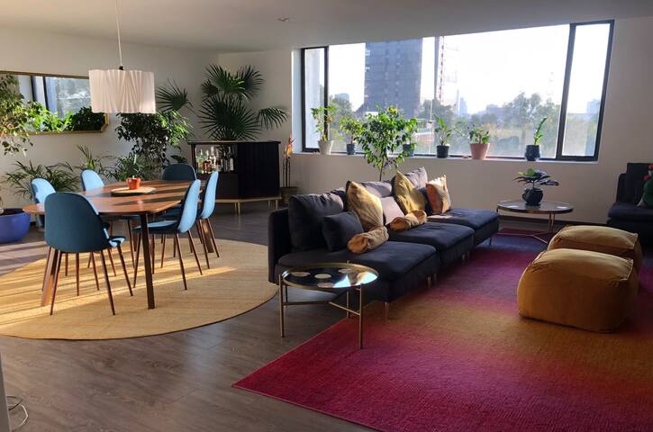 Spacious apartment on plaza with great views