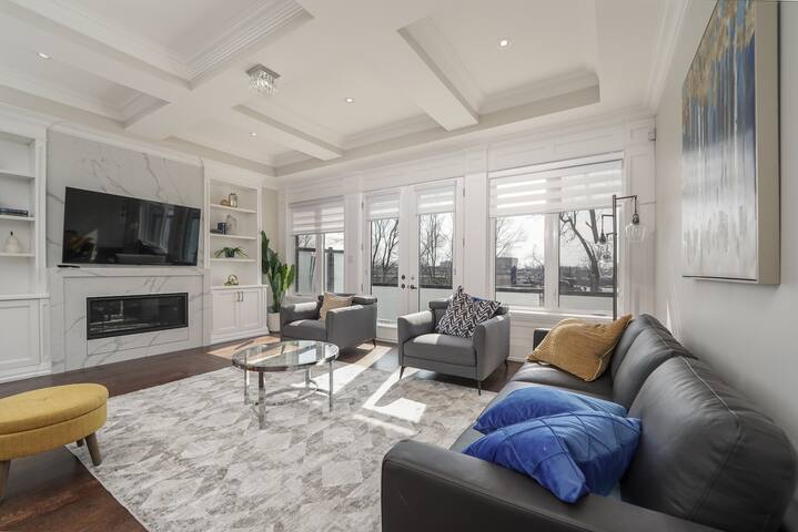 Home in North York gallery image 4