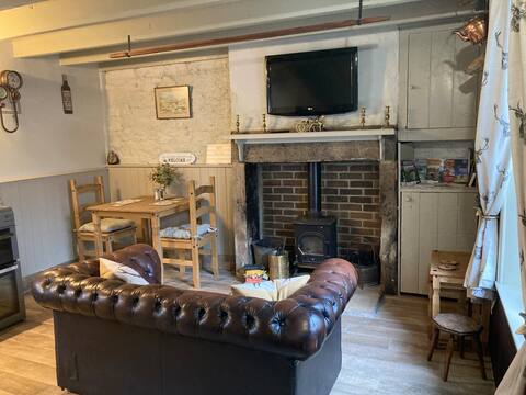 Willow Cottage, cosy & quirky