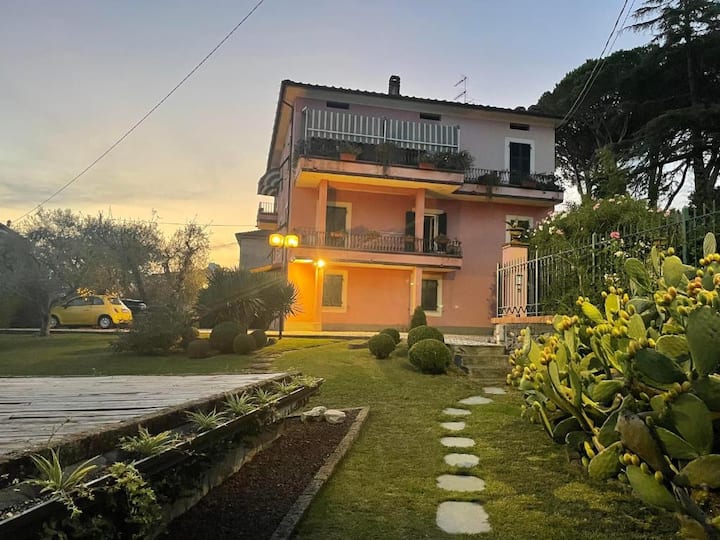 Luminoso Bilocale Al Piano Terra Ristrutturato - Carrara
