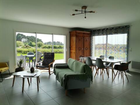 Top performing Airbnb: New single-story house close to the sea in Plouhinec