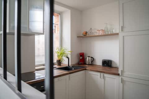 Popular Airbnb listing: Apartment close to the large beach in Biarritz