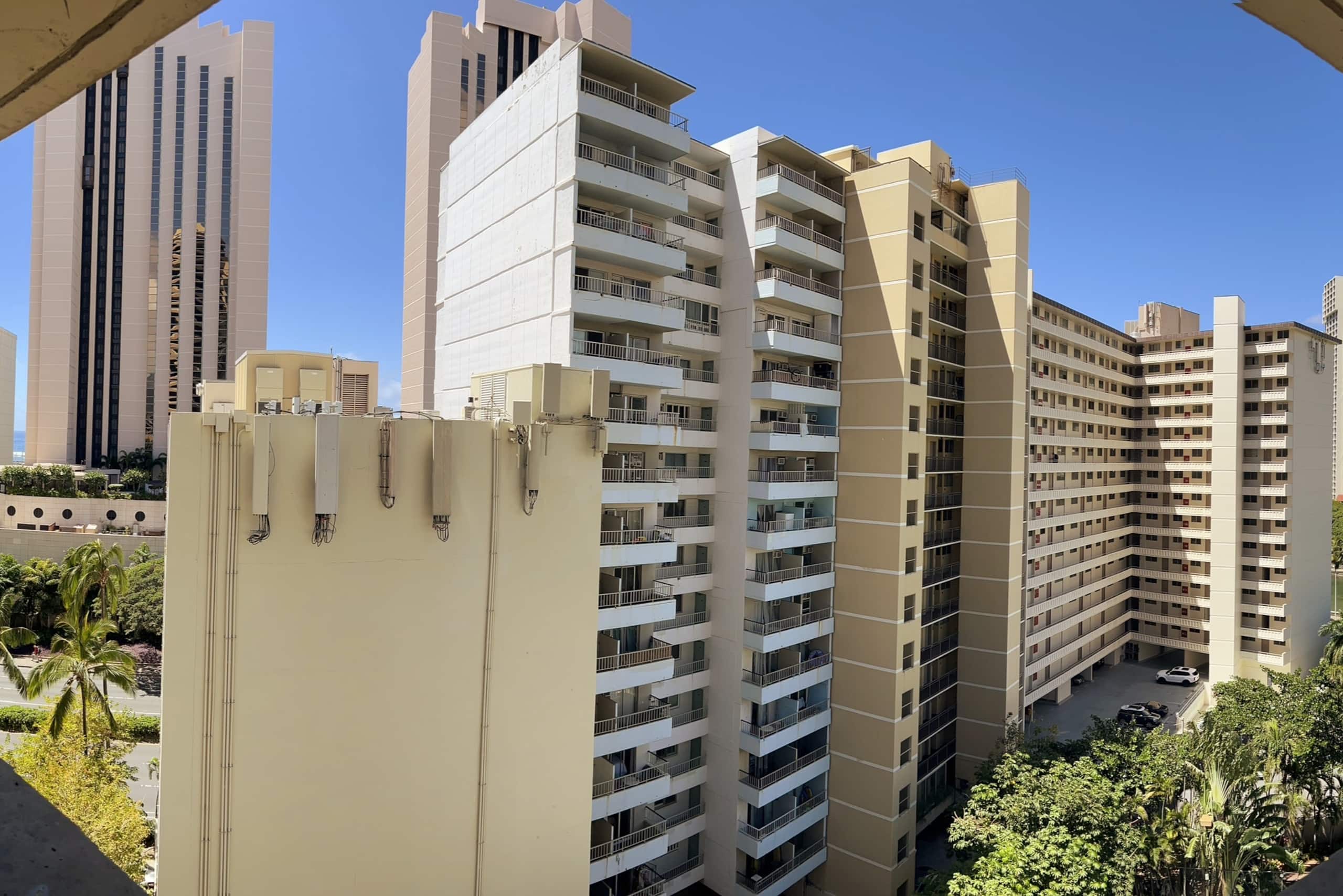 Sun, Sand & Stay - 4 Guest in Waikiki - Image 8