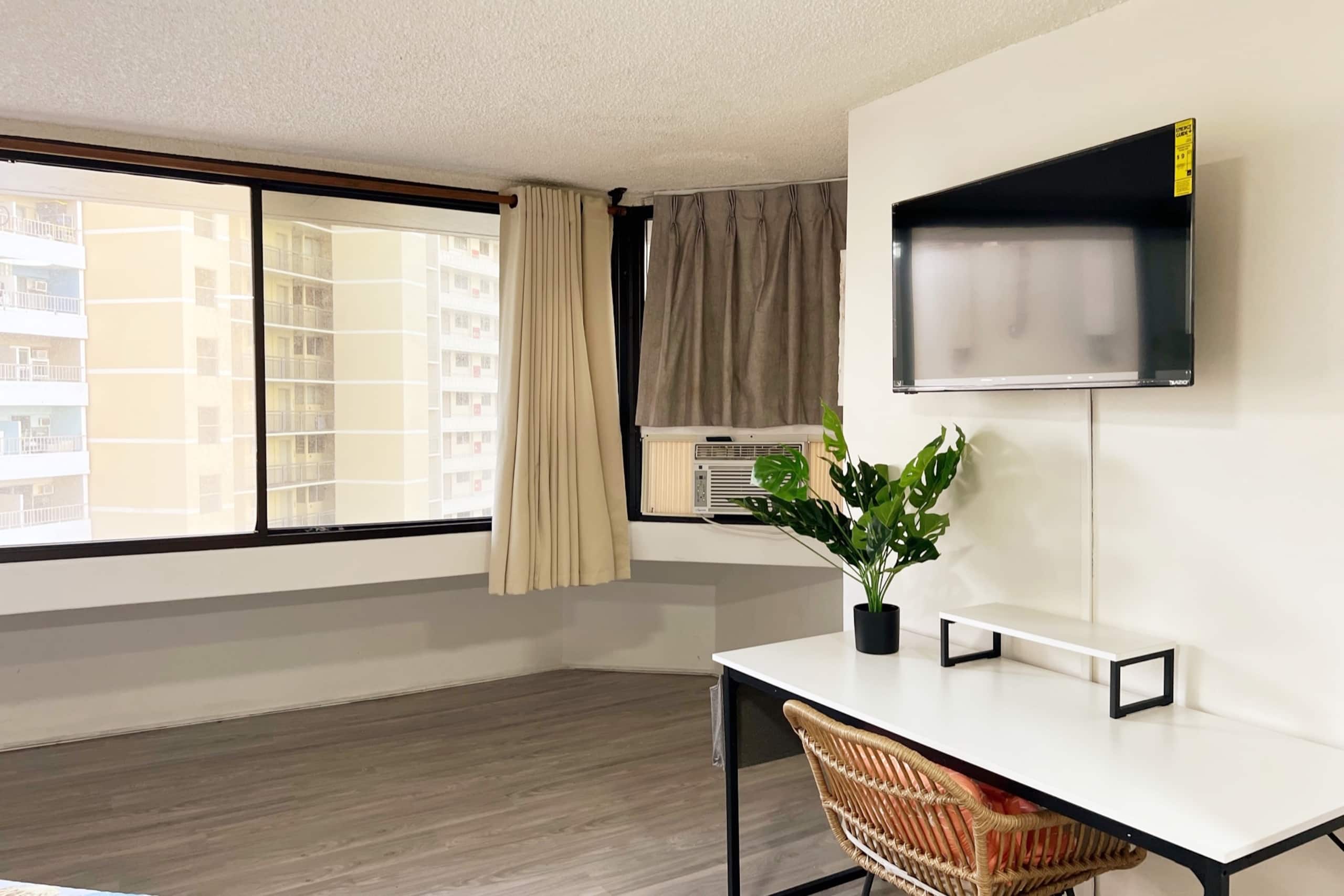 Summer Dreams in the Heart of Waikiki - Image 8