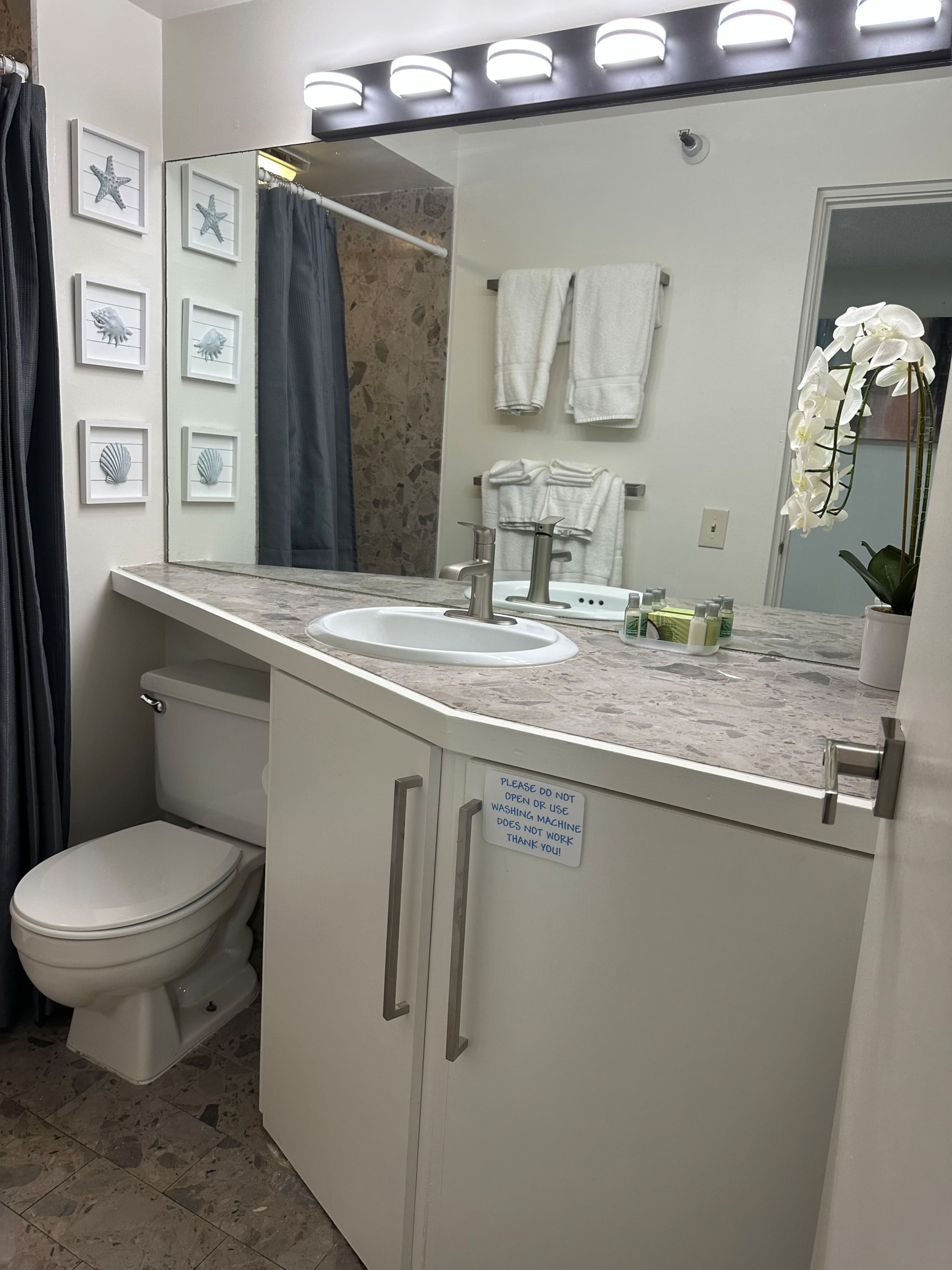 Summer Vacation Condo w/ Pool Access - Image 11