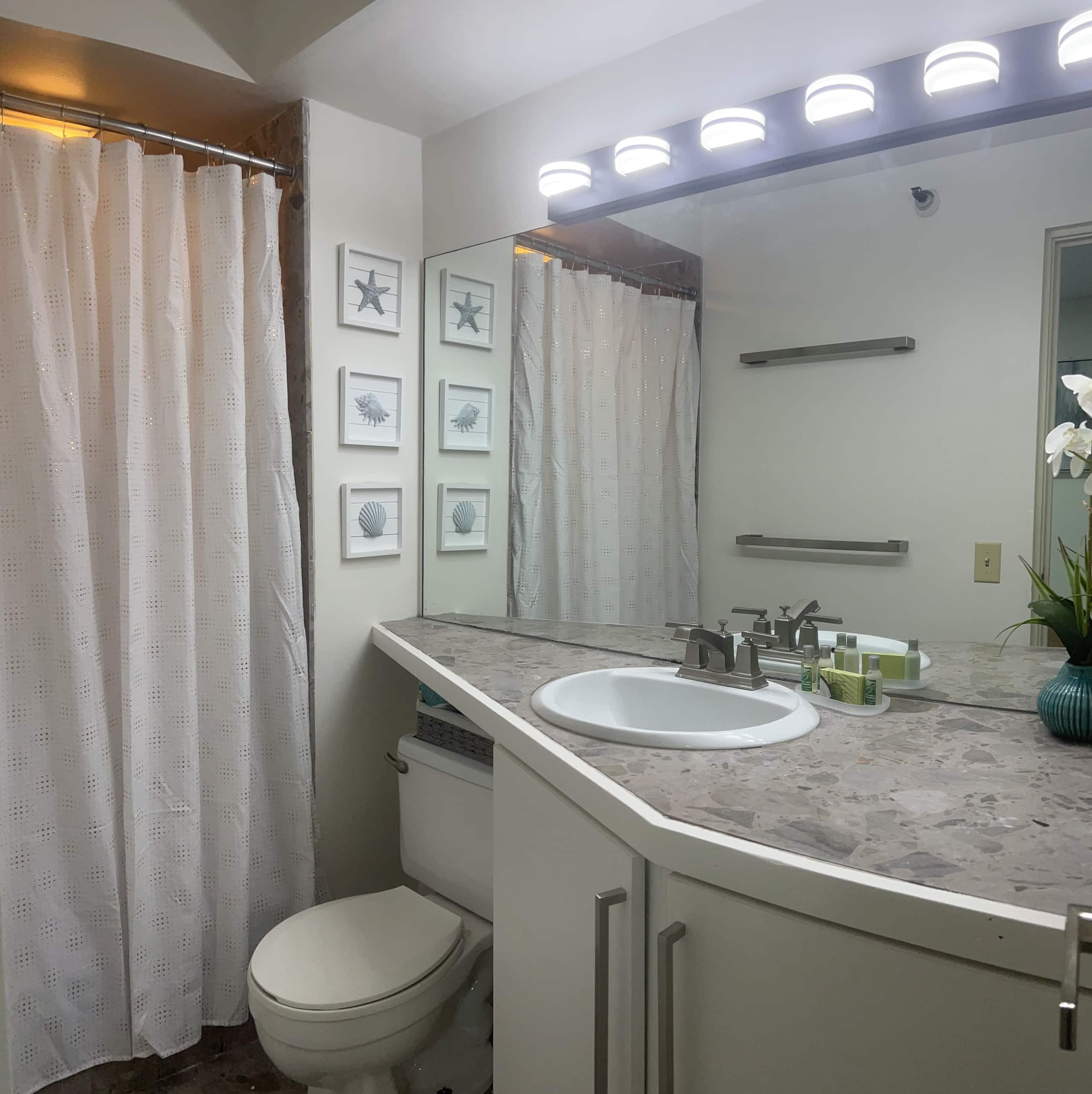 Summer Vacation Condo w/ Pool Access - Image 10