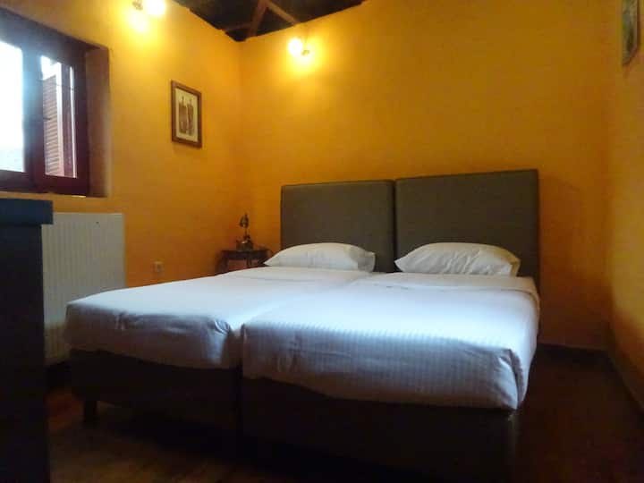 kitanda maradufu ambacho kinaweza kugawanywa katika single mbili