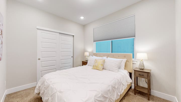 Най - горен етаж, спалня №3 (двойно легло)