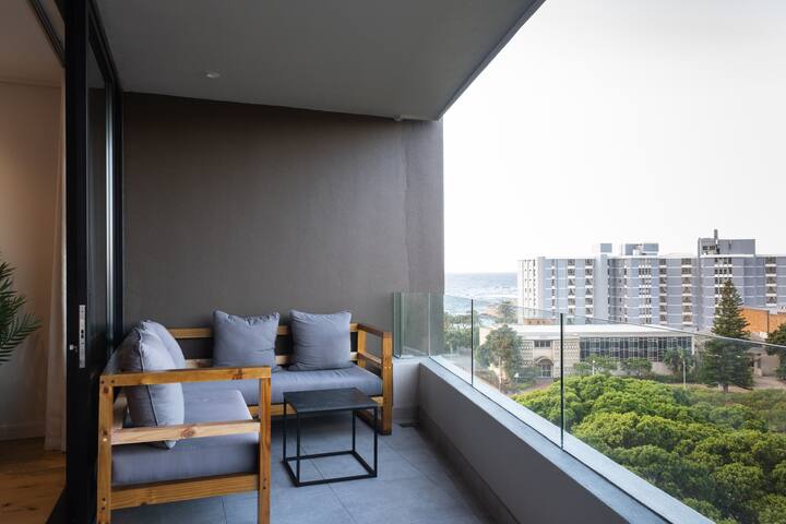 Modern Oasis in Sea Point gallery image 2