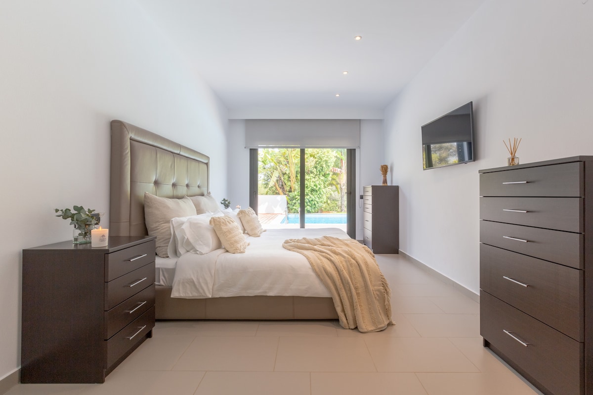 Popular Airbnb listing: Casa Lotus Ibiza in Santa Eulària Des Riu