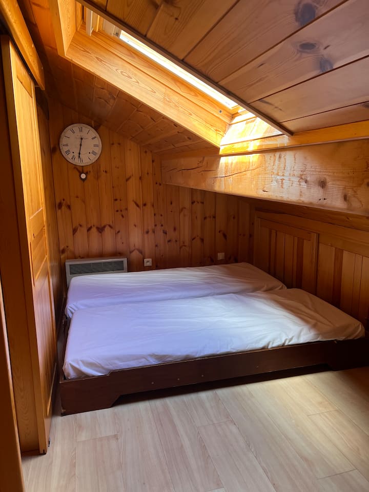 3 საძინებელი 2 საწოლით 90-ში, ასევე ნიჟარა