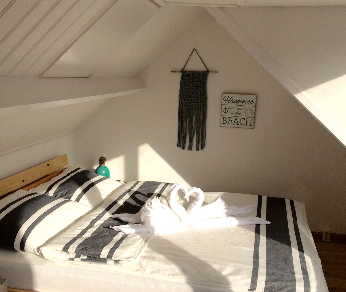 Top performing Airbnb: Cozy Appartment Noordwijk in Zeeheldenbuurt