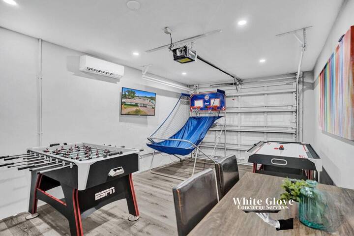 7BR Spectacular Villa Htd Pool & Jacuzzi| Gameroom gallery image 4